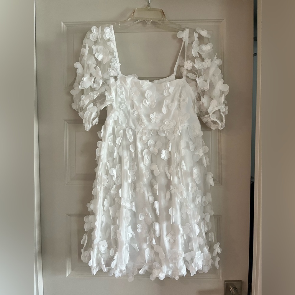 White Floral Appliqué Short Dress - Women